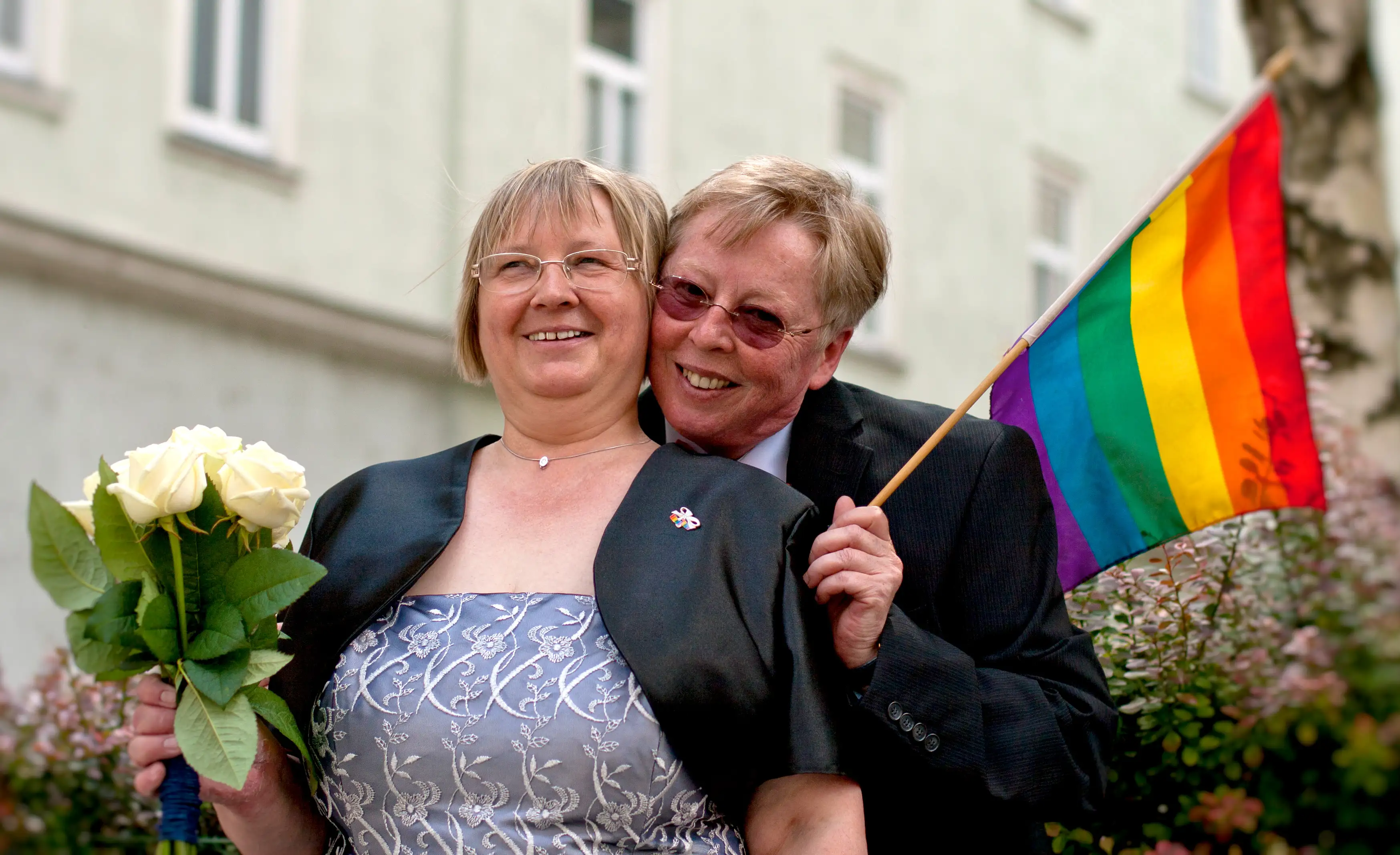 Großes, viel zu kurzes privates Glück: Gudrun Hauer heiratete ULRIKE STÜTZ am 4. Juni 2010.