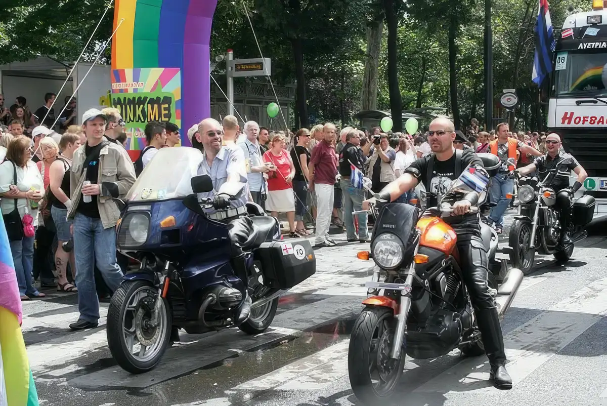 Auf der Regenbogenparade 2007, hier mit FRANK SCHMIDT (1971–2011) von der LMC Vienna…